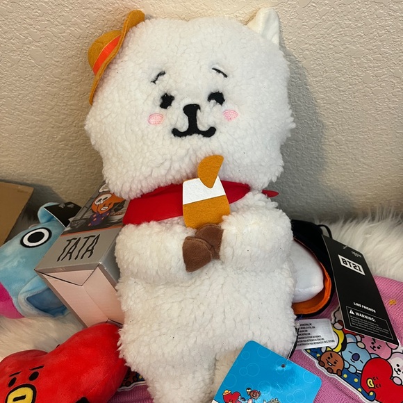 BT21 Bundle, BT21 Halloween Bag Charm, BT21 Tata Inflatable, BT21 Beanies - Picture 6 of 6